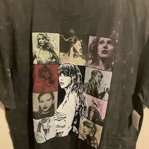 Grey shirt Taylor tour shirt 2023